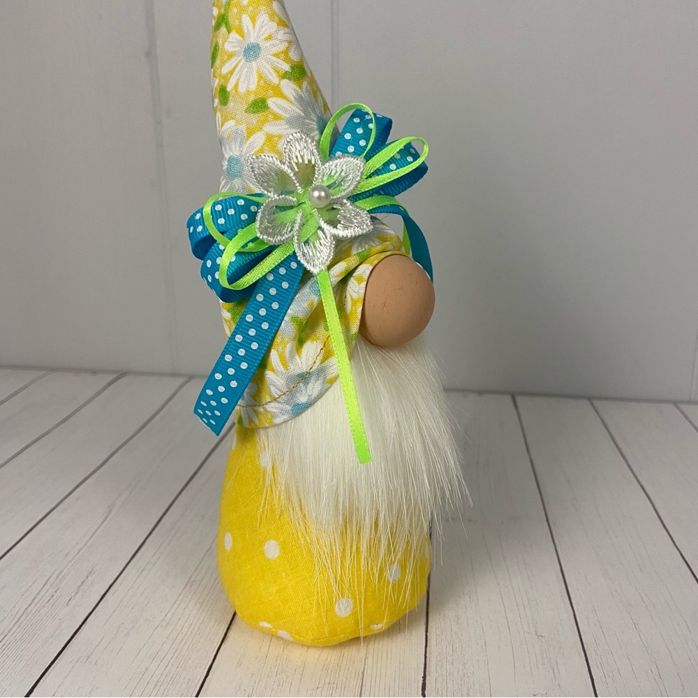 SOLD 🚫 Spring Summer Gnome Daisy Print Yellow Polka Dot Multicolor Bow - Picture 9 of 11